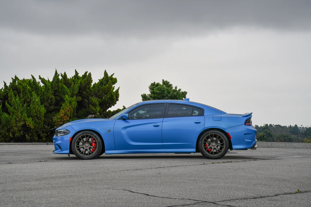 2016 Dodge Charger SRT Hellcat 7th Gen - Image 9 of 31