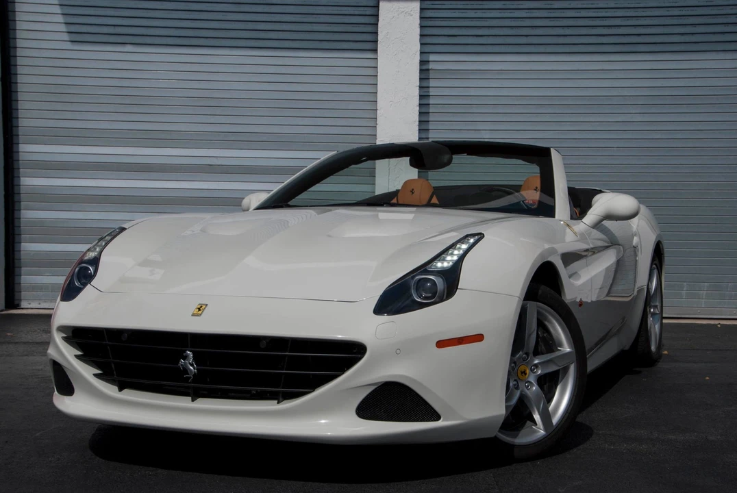 2016 Ferrari California T - Image 4 of 31