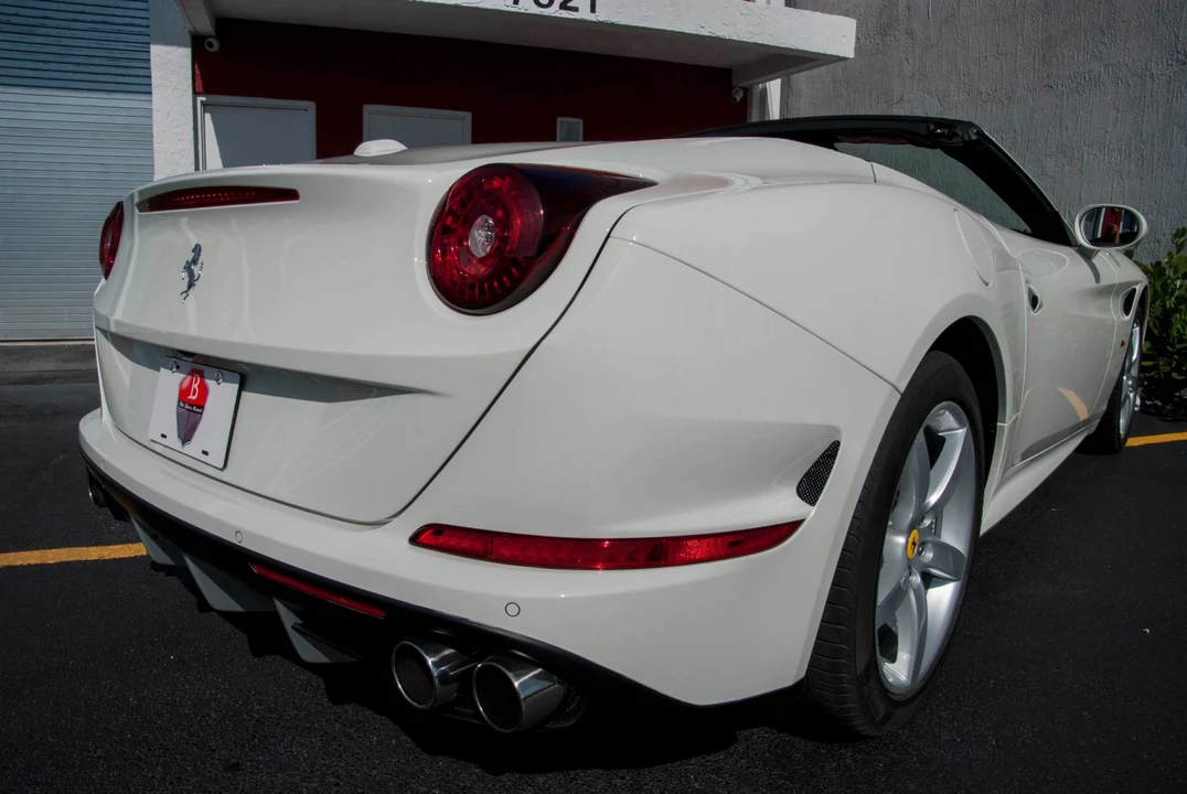 2016 Ferrari California T - Image 12 of 31