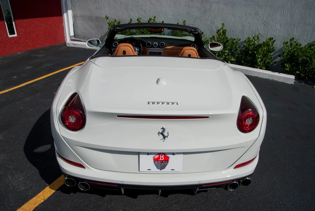2016 Ferrari California T - Image 11 of 31