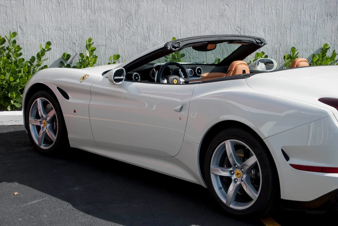 2016 Ferrari California T - Image 21 of 31