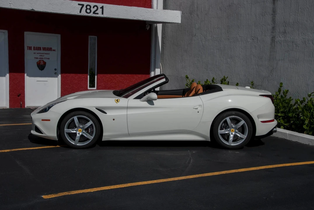 2016 Ferrari California T - Image 7 of 31