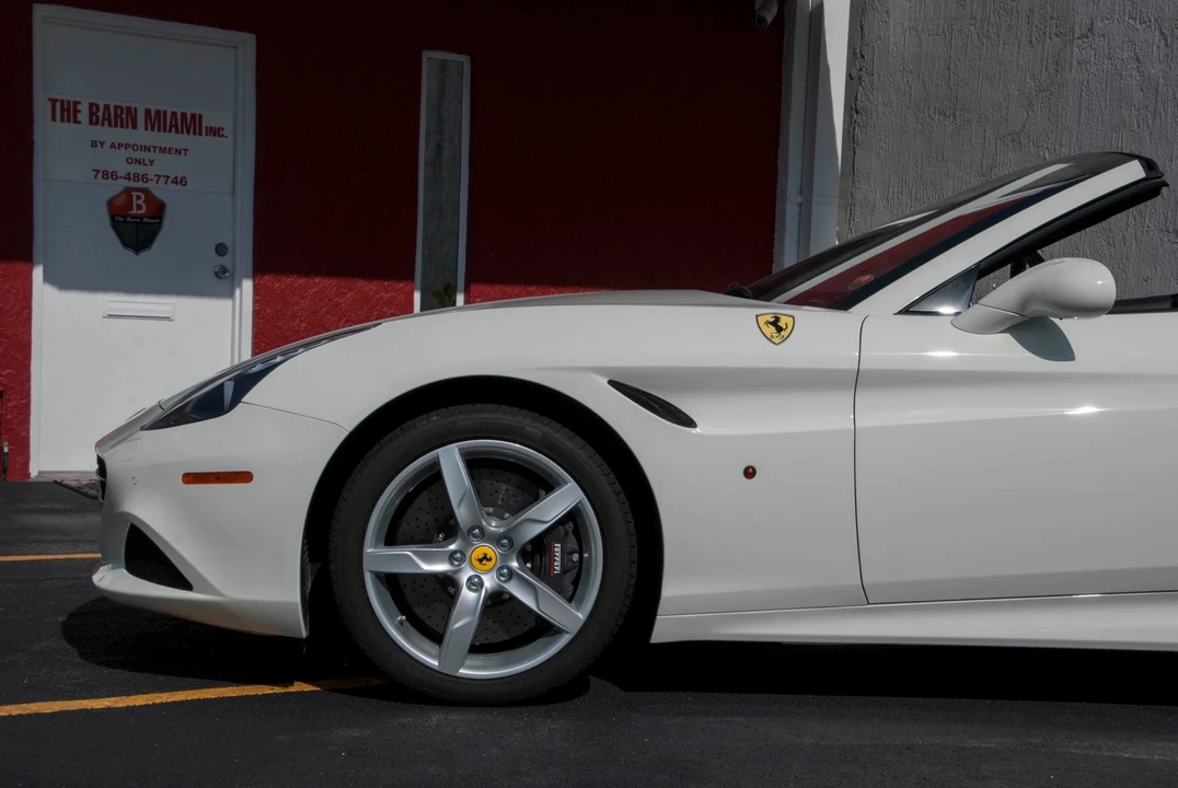 2016 Ferrari California T - Image 25 of 31