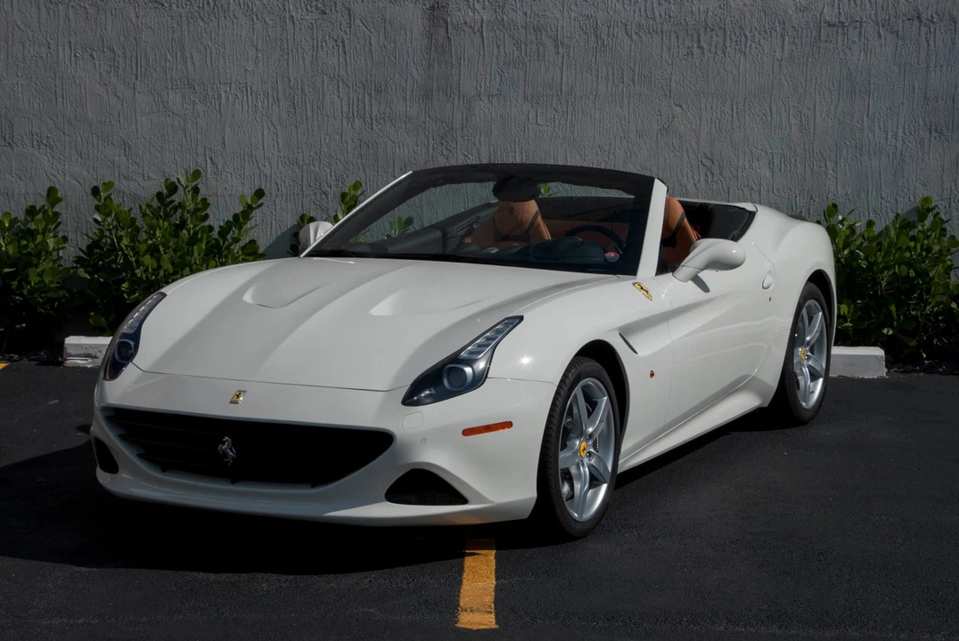 2016 Ferrari California T - Image 5 of 31