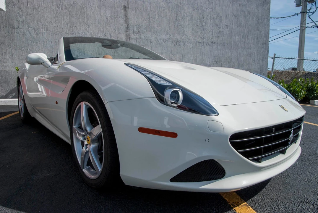 2016 Ferrari California T - Image 16 of 31