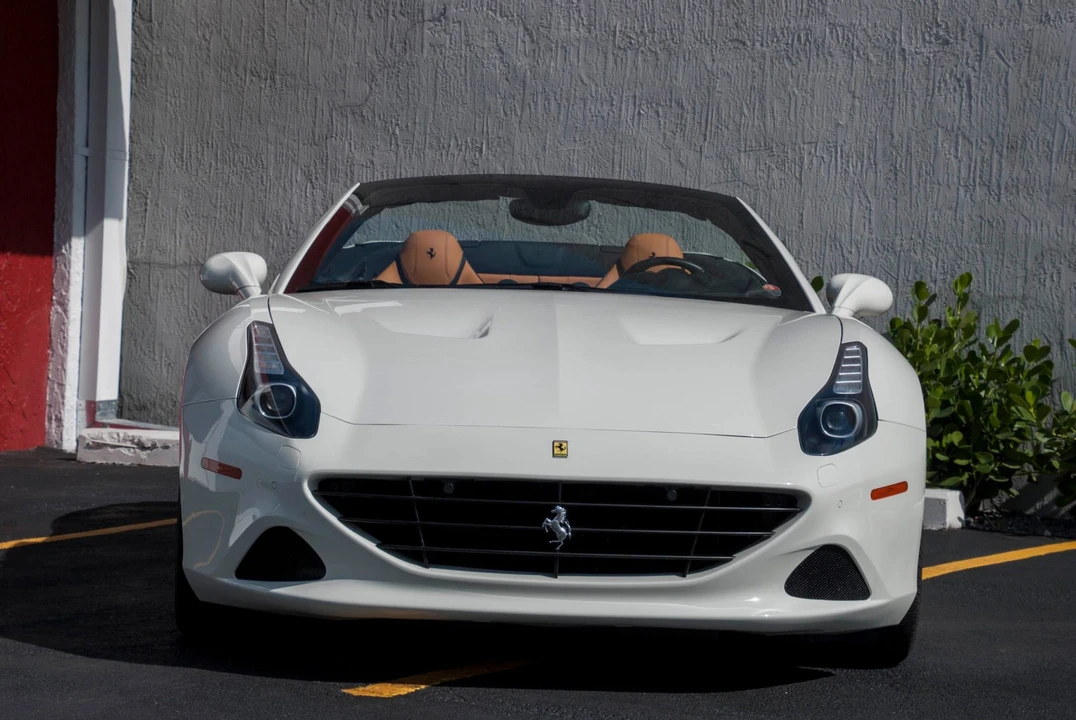 2016 Ferrari California T - Image 17 of 31