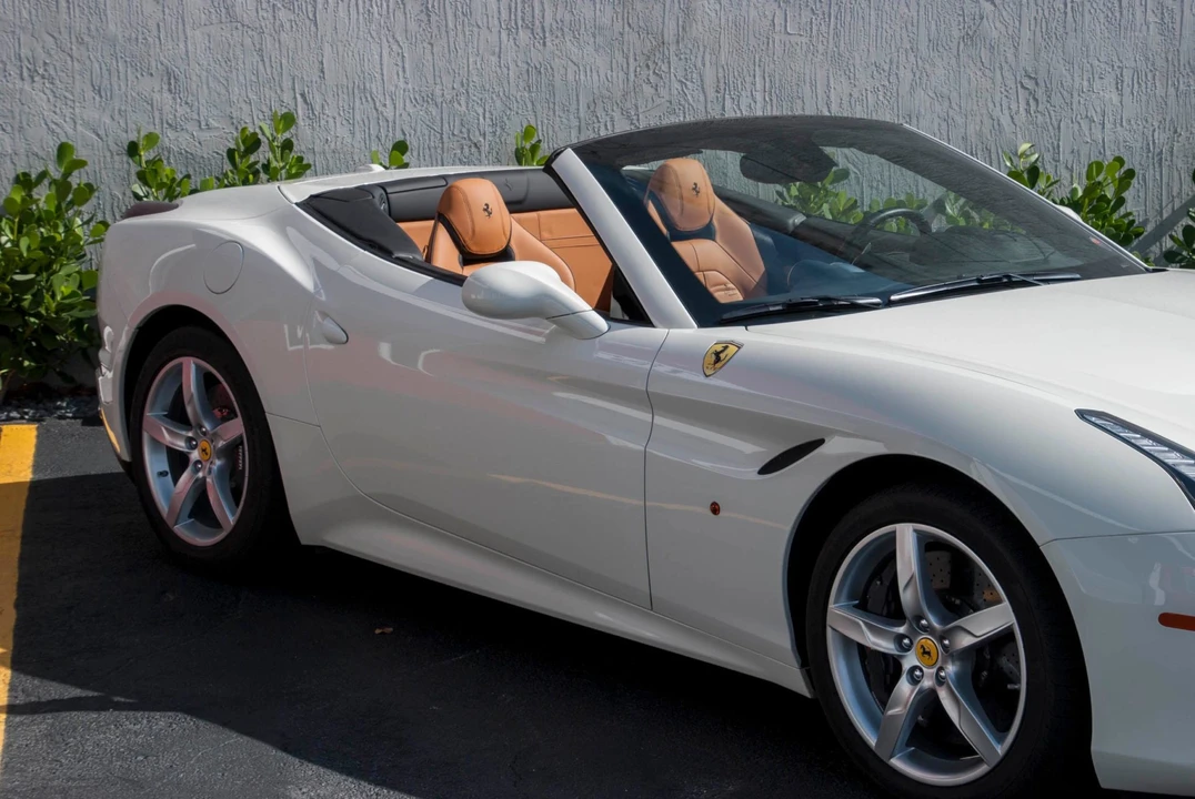 2016 Ferrari California T - Image 30 of 31