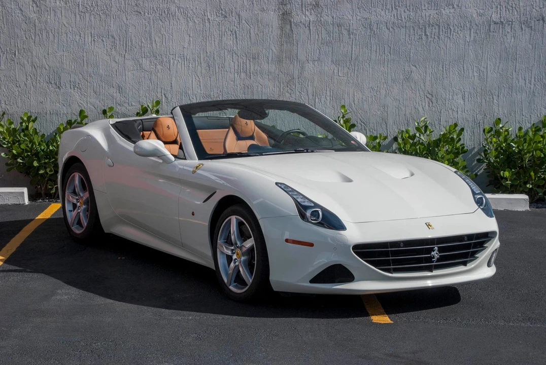 2016 Ferrari California T - Image 15 of 31