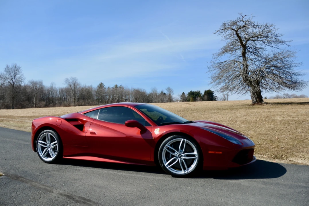 2017 Ferrari 488 GTB - Image 2 of 31