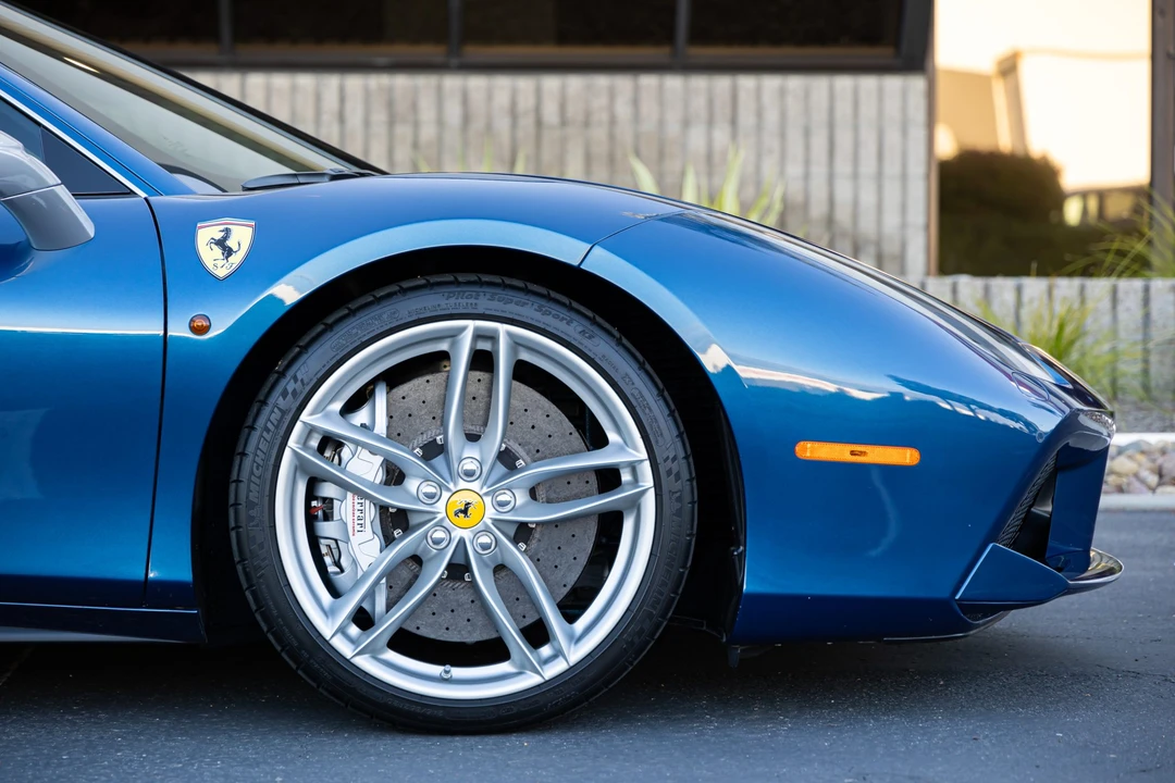 2018 Ferrari 488 GTB - Image 16 of 31