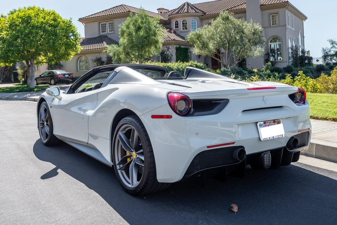 2018 Ferrari 488 Spider - Image 8 of 31