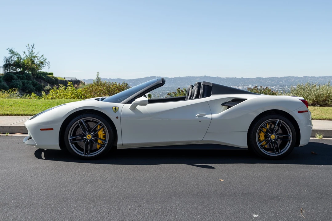 2018 Ferrari 488 Spider - Image 9 of 31