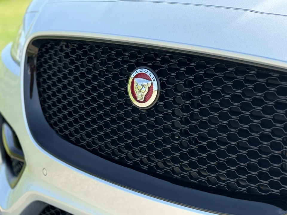 2018 Jaguar F-Pace - Image 19 of 31