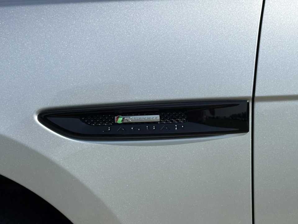 2018 Jaguar F-Pace - Image 29 of 31