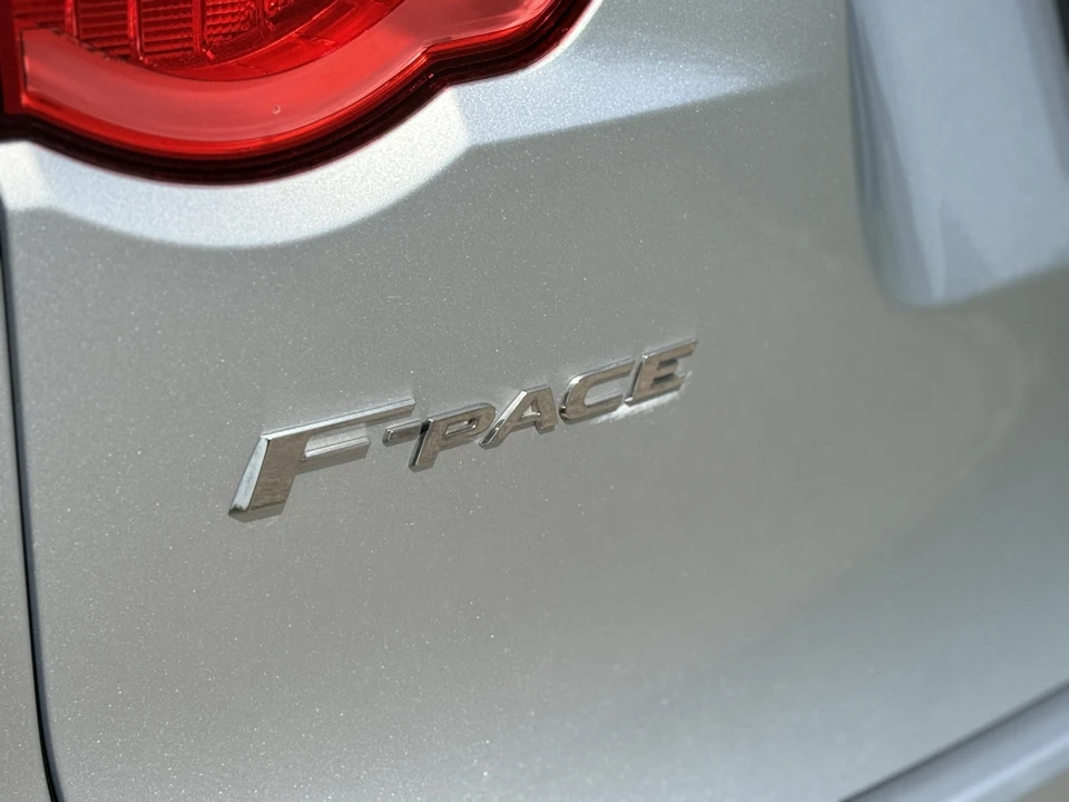 2018 Jaguar F-Pace - Image 26 of 31