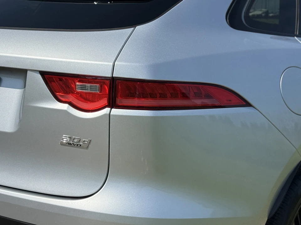 2018 Jaguar F-Pace - Image 23 of 31