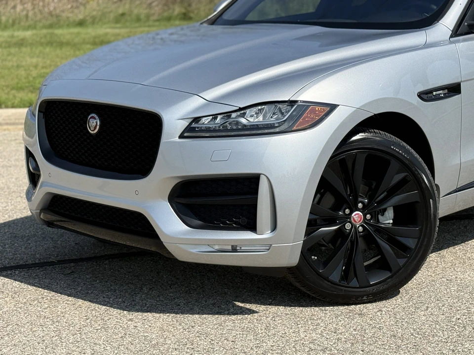 2018 Jaguar F-Pace - Image 15 of 31