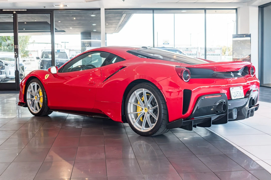 2019 Ferrari 488 Pista - Image 8 of 31