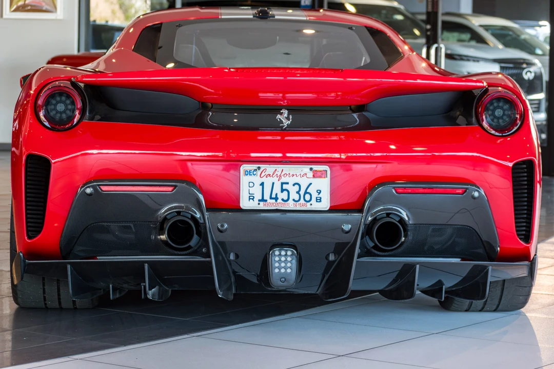 2019 Ferrari 488 Pista - Image 17 of 31