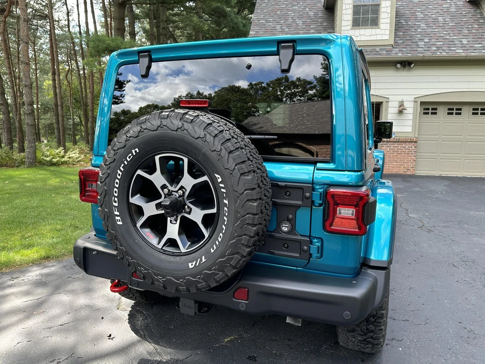 2019 Jeep JL Wrangler - Image 18 of 31
