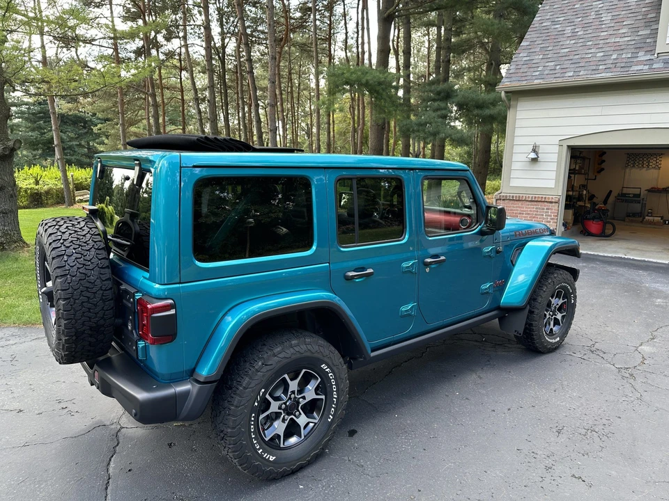 2019 Jeep JL Wrangler - Image 16 of 31