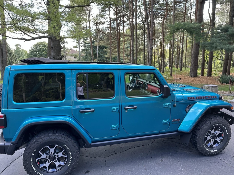 2019 Jeep JL Wrangler - Image 14 of 31