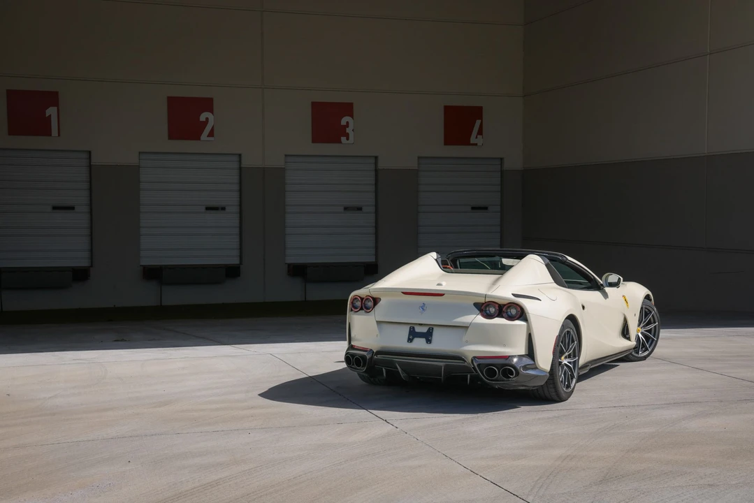2023 Ferrari 812 GTS - Image 19 of 31