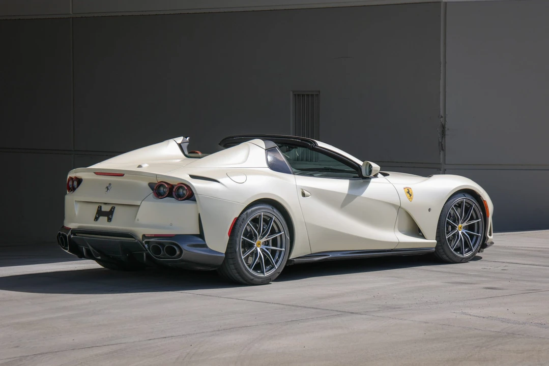 2023 Ferrari 812 GTS - Image 25 of 31