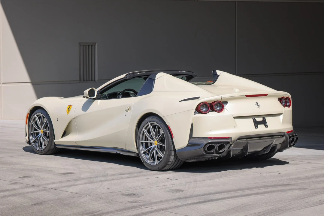2023 Ferrari 812 GTS - Image 15 of 31