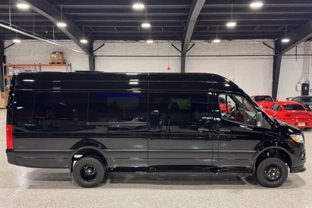 2023 Mercedes-Benz VS30 Sprinter - Image 3 of 9