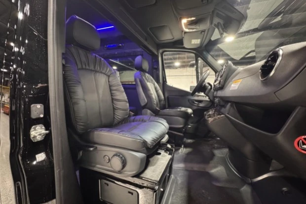 2023 Mercedes-Benz VS30 Sprinter - Image 4 of 9