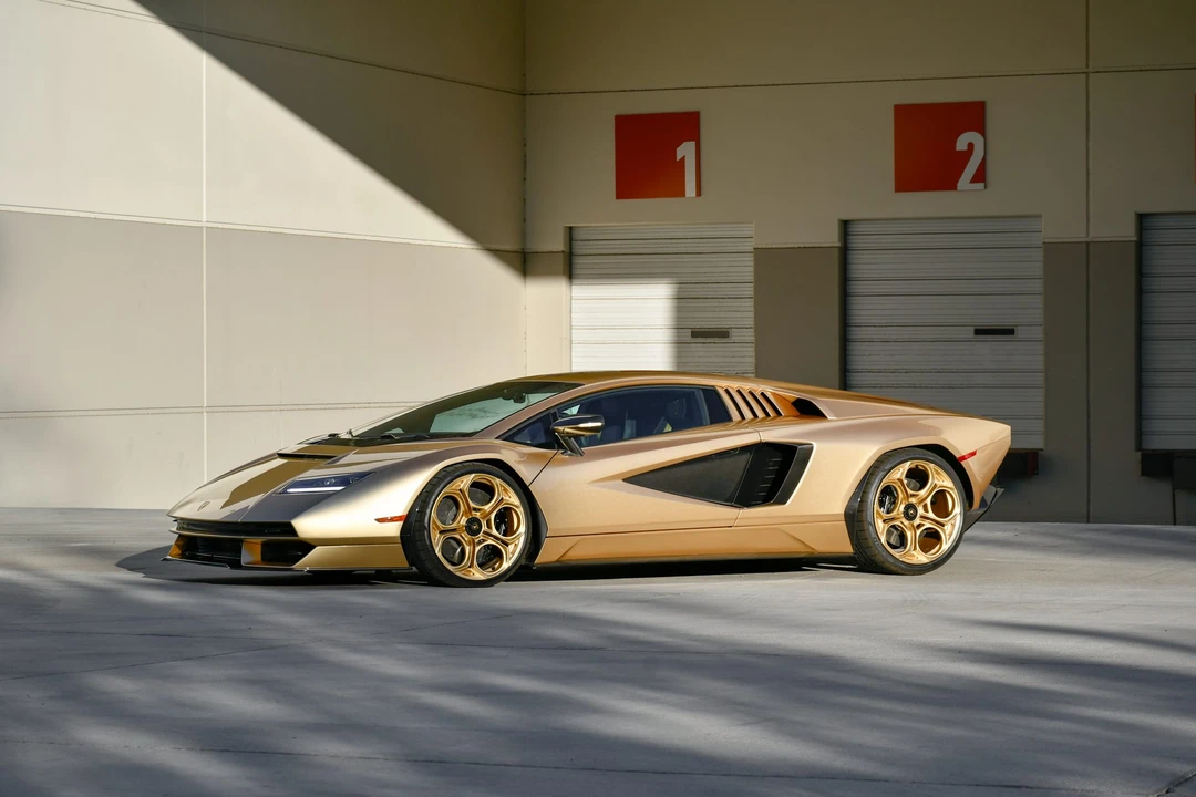 2022 Lamborghini Countach LPI 800-4 - Image 5 of 31