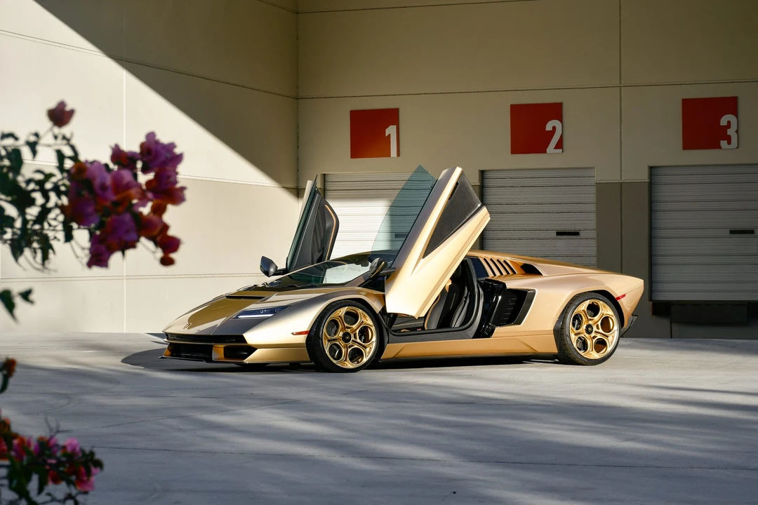 2022 Lamborghini Countach LPI 800-4 - Image 14 of 31