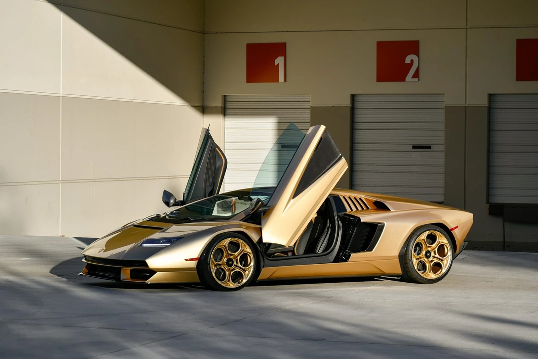 2022 Lamborghini Countach LPI 800-4 - Image 16 of 31