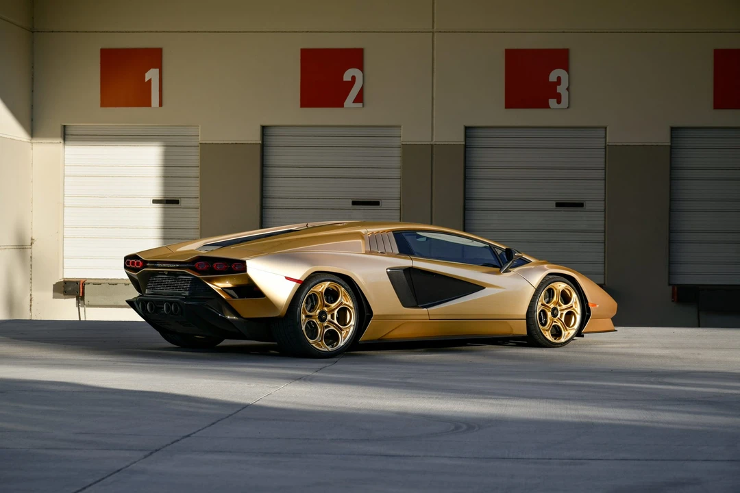 2022 Lamborghini Countach LPI 800-4 - Image 7 of 31