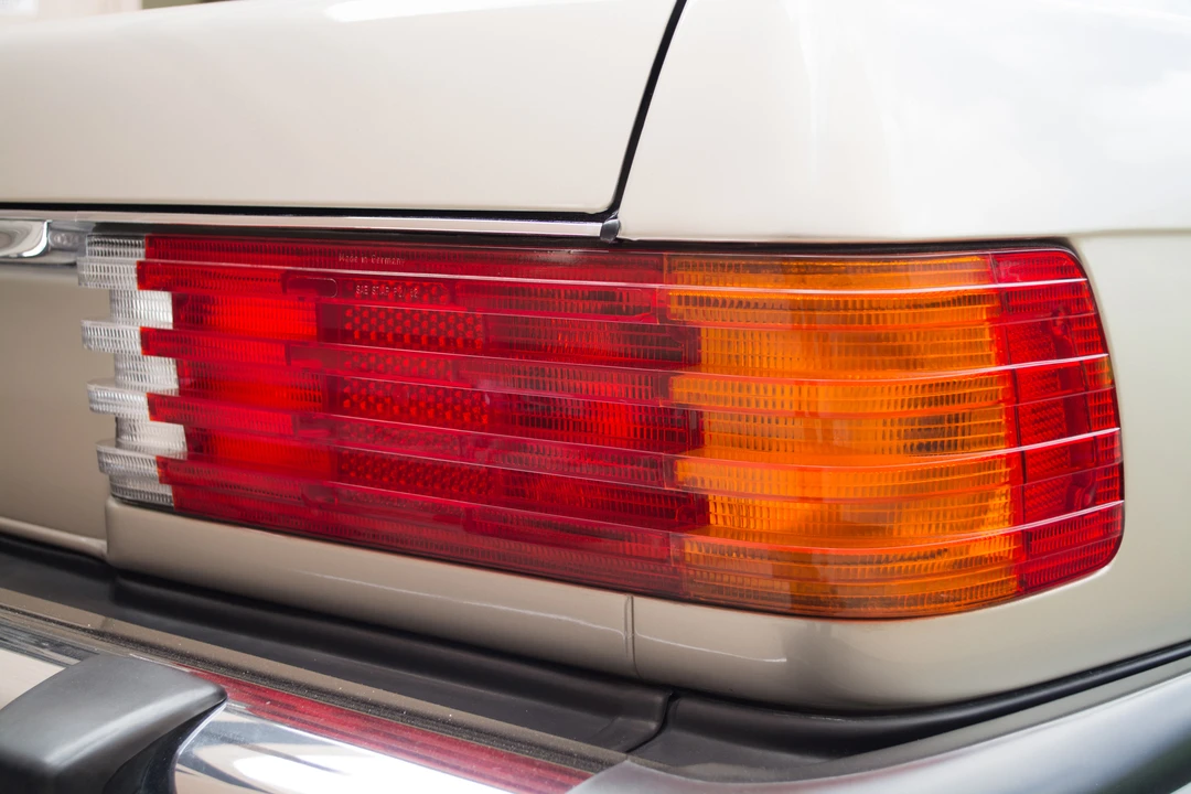 1987 Mercedes-Benz R107 SL-Class - Image 28 of 31