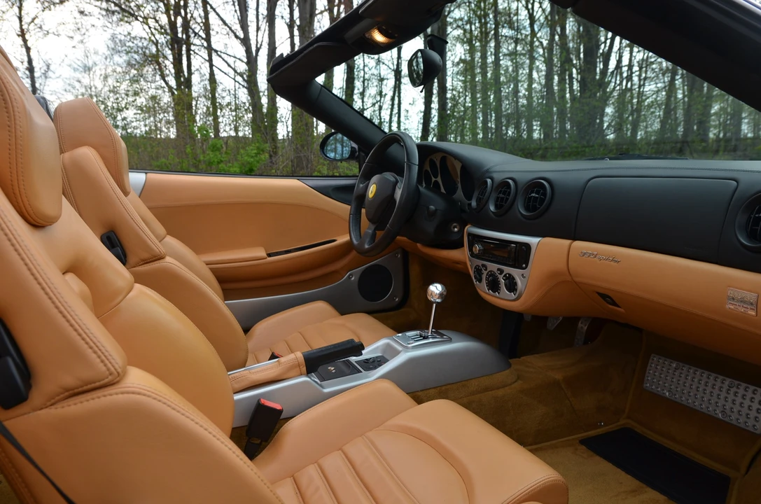 2001 Ferrari 360 Spider - Image 27 of 31