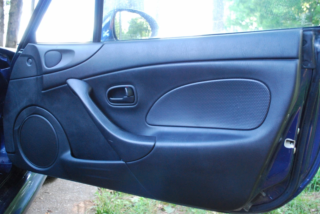 2001 Mazda NB MX-5 Miata - Image 21 of 31