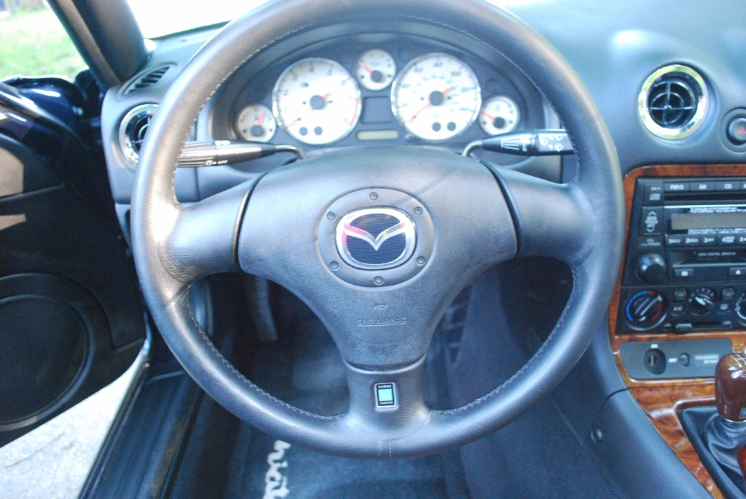 2001 Mazda NB MX-5 Miata - Image 29 of 31