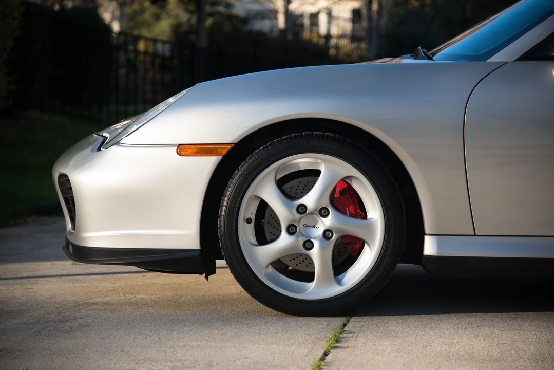 2001 Porsche 996 Turbo - Image 15 of 31