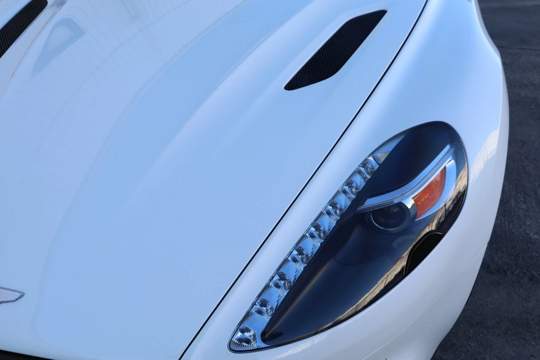2015 Aston Martin Vanquish 2nd Gen - Image 24 of 31