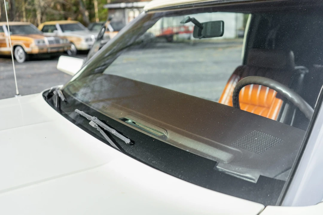 1983 Chrysler LeBaron - Image 25 of 31