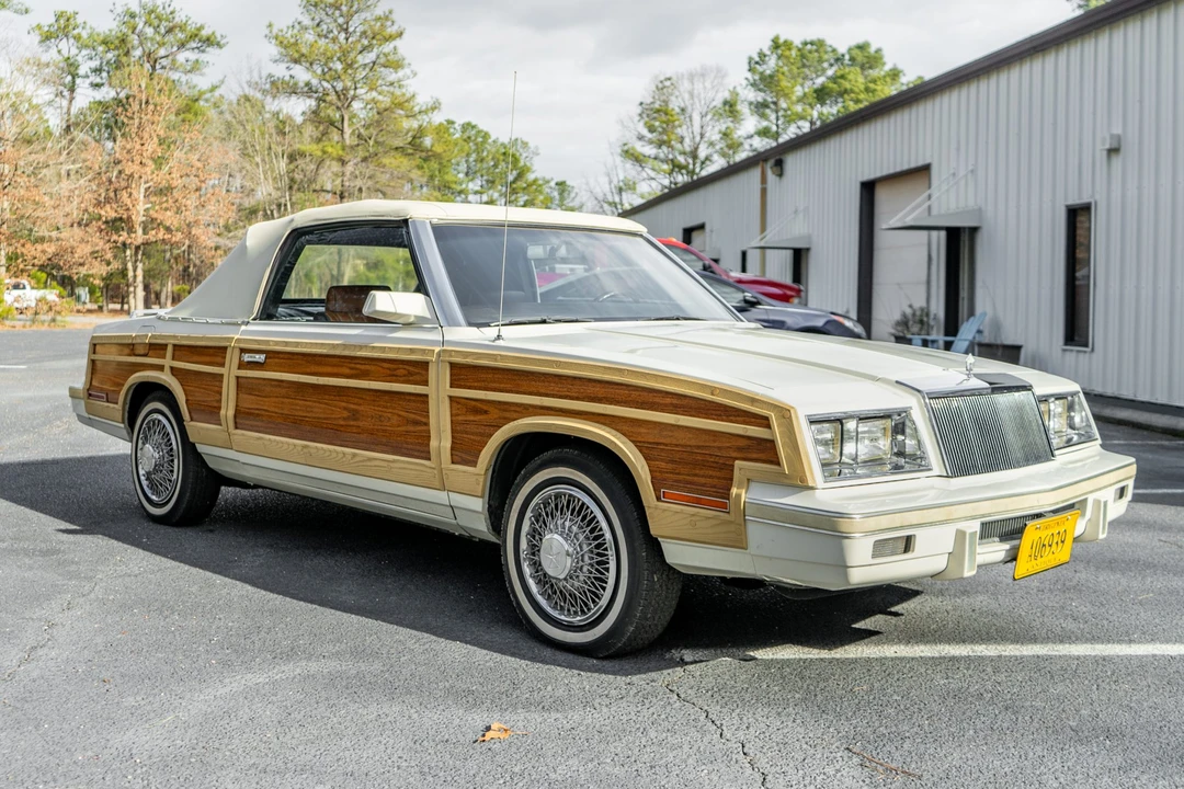 1983 Chrysler LeBaron - Image 11 of 31
