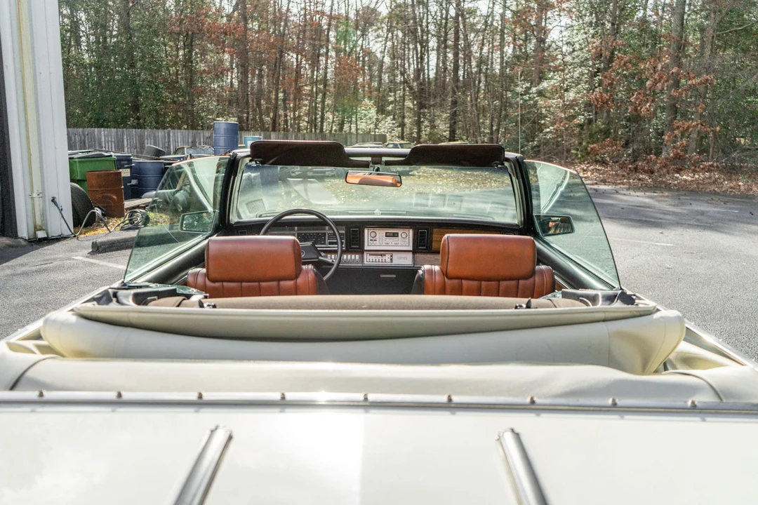 1983 Chrysler LeBaron - Image 29 of 31