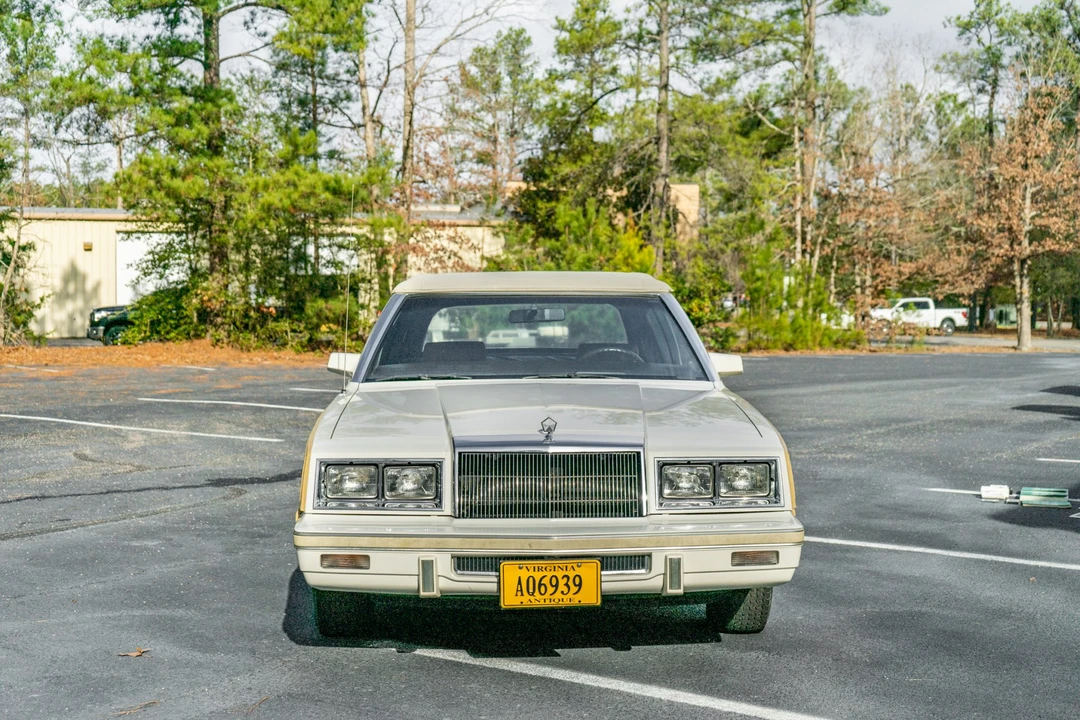 1983 Chrysler LeBaron - Image 15 of 31