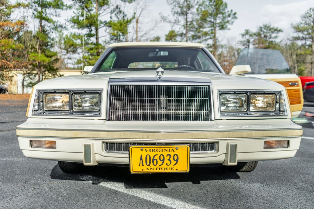 1983 Chrysler LeBaron - Image 16 of 31