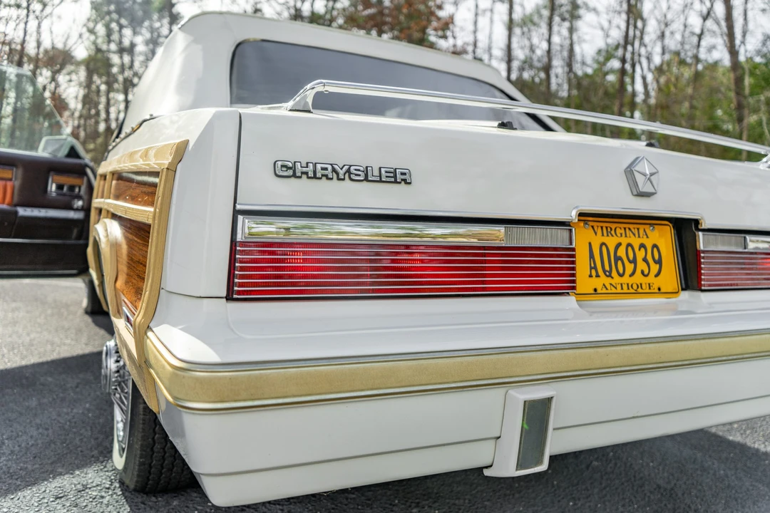 1983 Chrysler LeBaron - Image 27 of 31