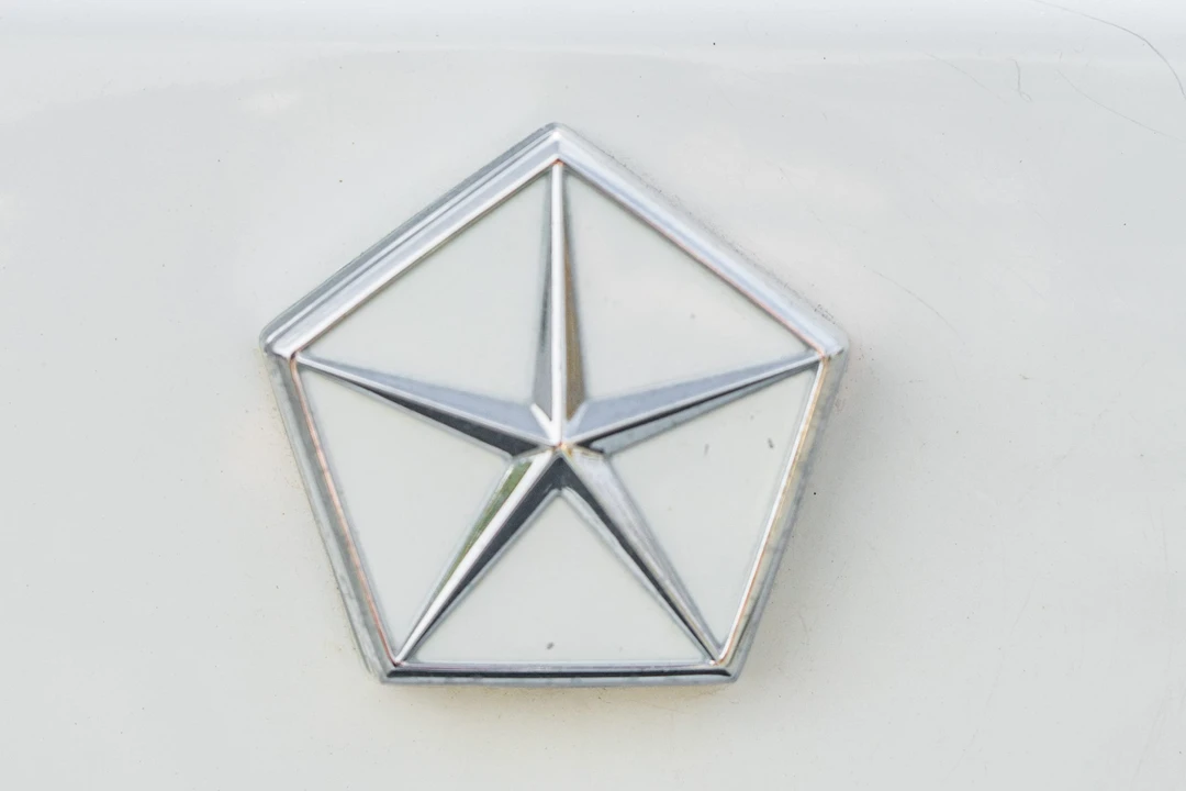 1983 Chrysler LeBaron - Image 30 of 31