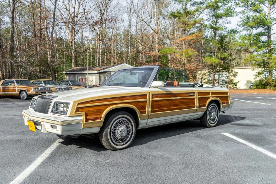 1983 Chrysler LeBaron - Image 19 of 31