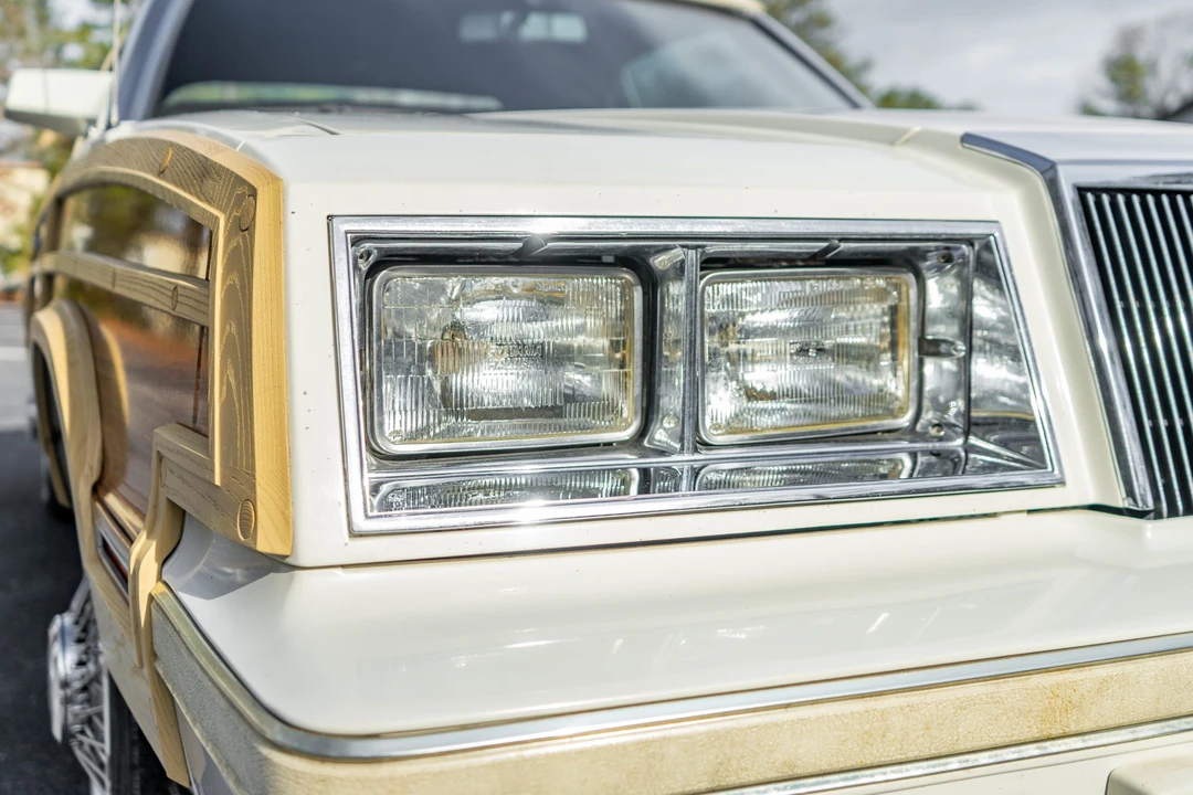 1983 Chrysler LeBaron - Image 21 of 31